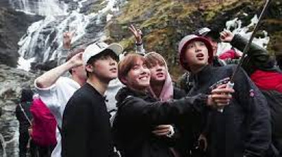 (VOSTFR) Bon Voyage 1 - Behind 5